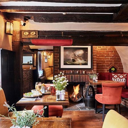 The Talbot Inn Woking Dış mekan fotoğraf