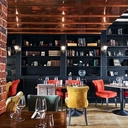 The Talbot Inn Woking Dış mekan fotoğraf