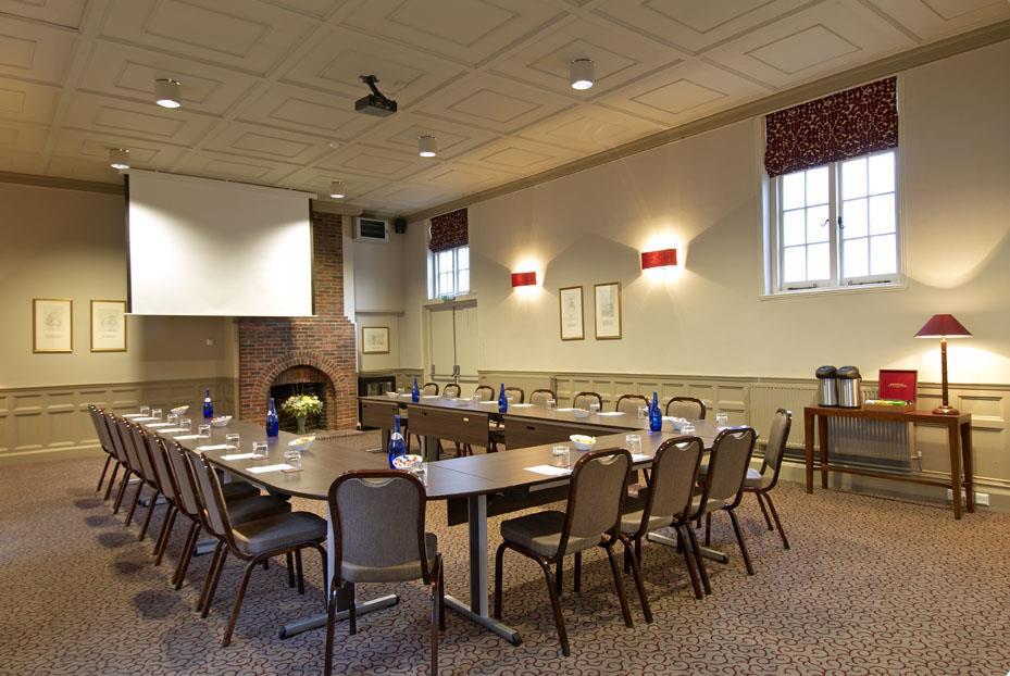 The Talbot Inn Woking Konforlar fotoğraf