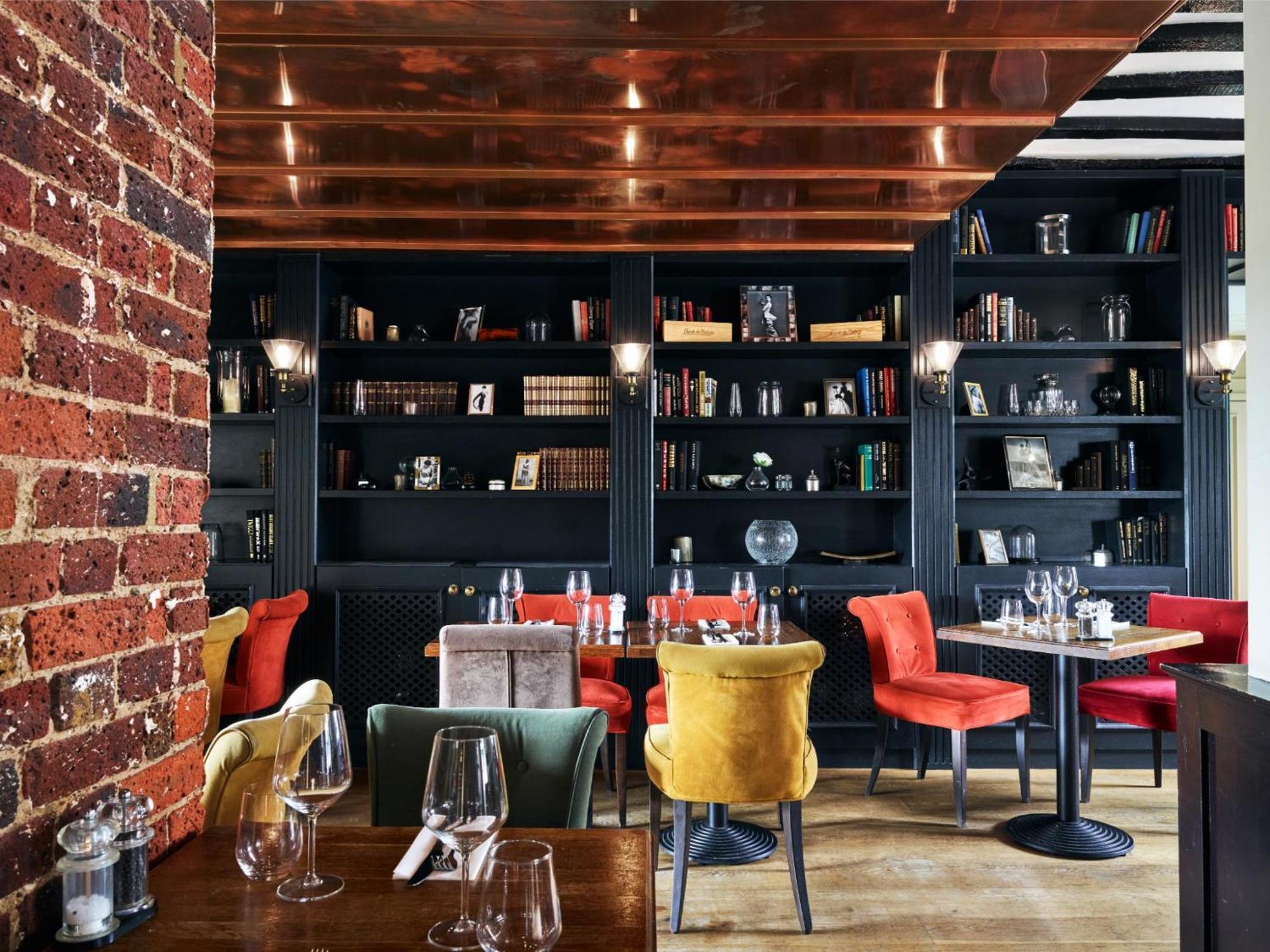 The Talbot Inn Woking Dış mekan fotoğraf