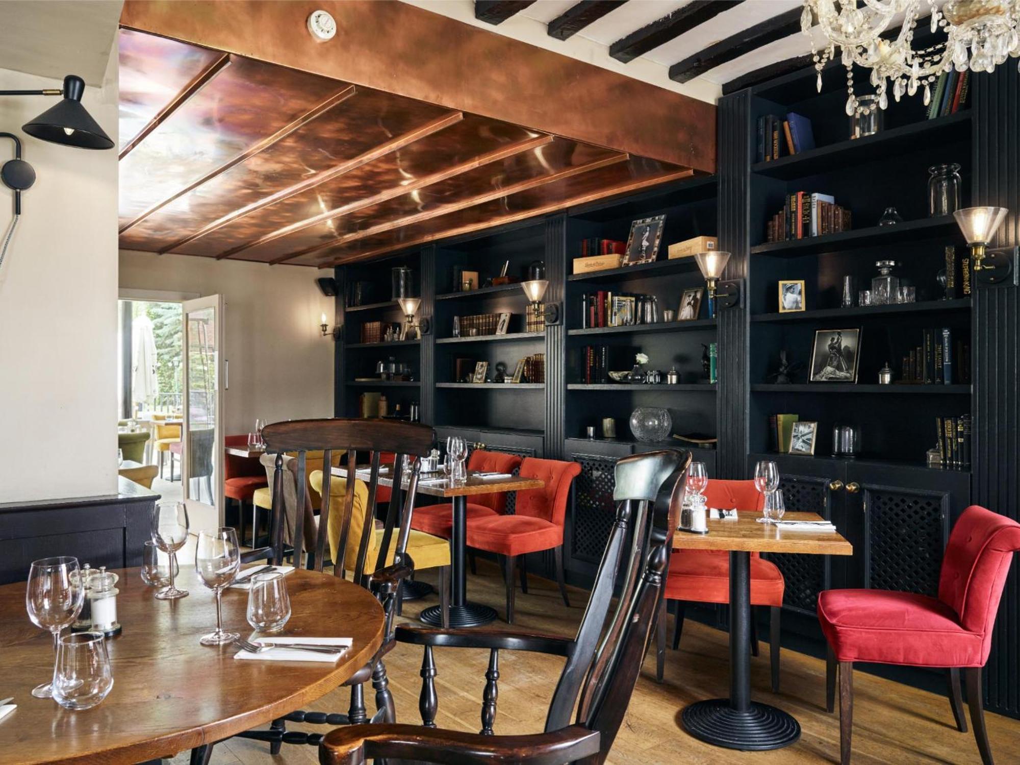 The Talbot Inn Woking Dış mekan fotoğraf