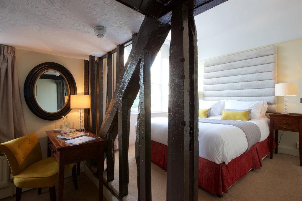 The Talbot Inn Woking Dış mekan fotoğraf