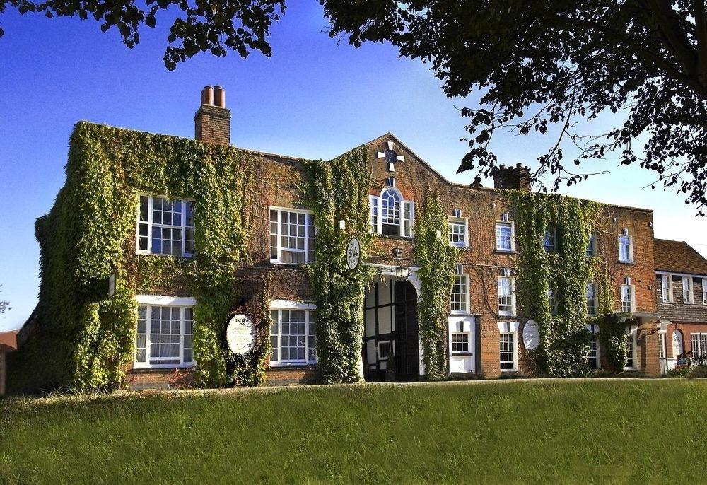 The Talbot Inn Woking Dış mekan fotoğraf