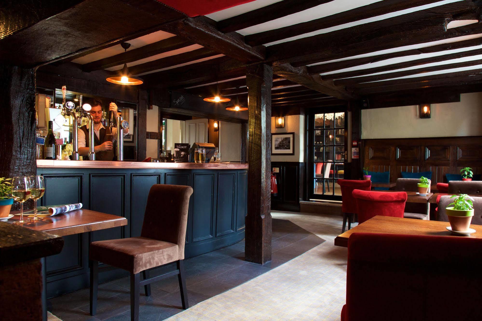 The Talbot Inn Woking Dış mekan fotoğraf