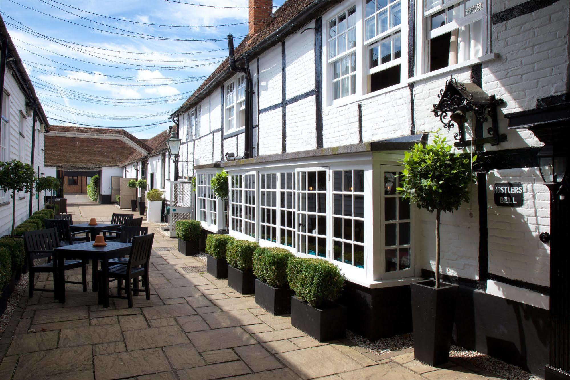 The Talbot Inn Woking Dış mekan fotoğraf