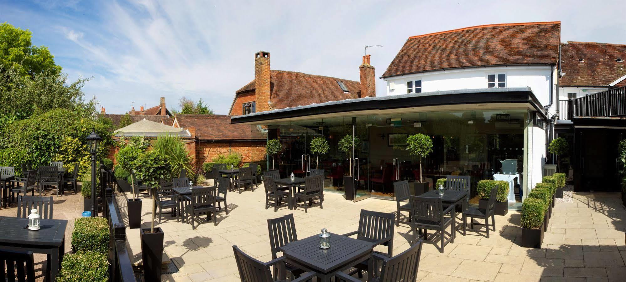The Talbot Inn Woking Dış mekan fotoğraf