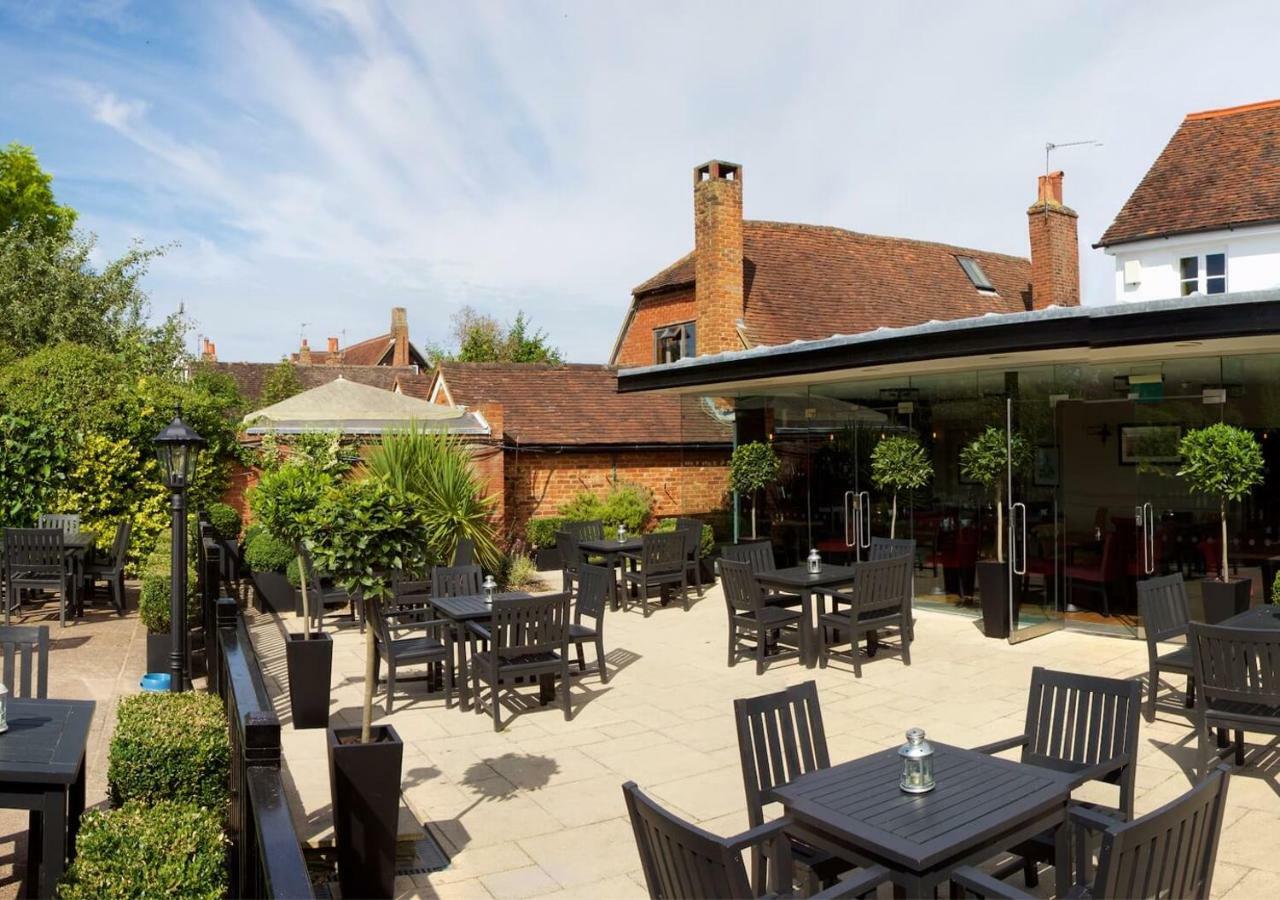 The Talbot Inn Woking Dış mekan fotoğraf