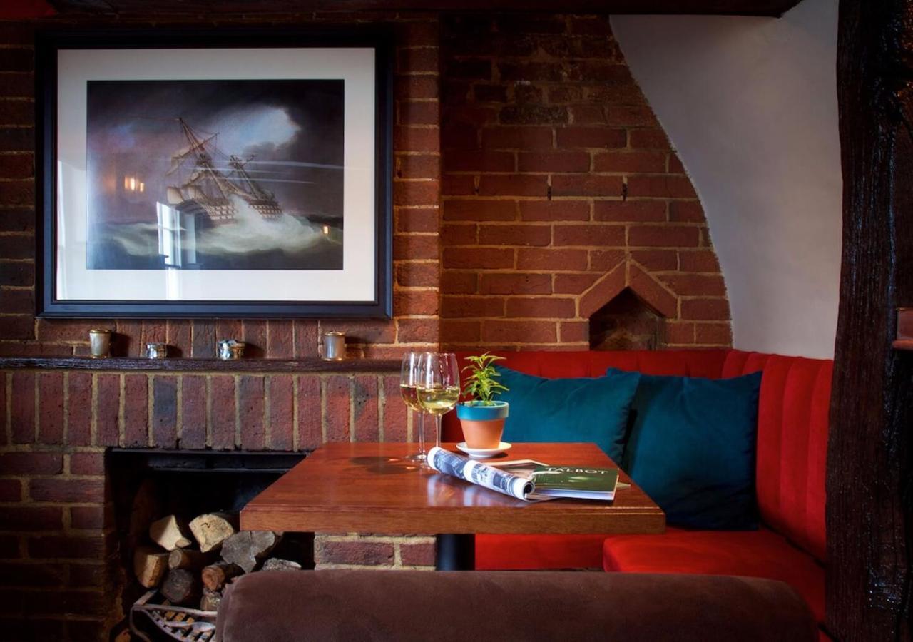 The Talbot Inn Woking Dış mekan fotoğraf